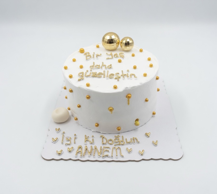 Altın Detaylı Pasta